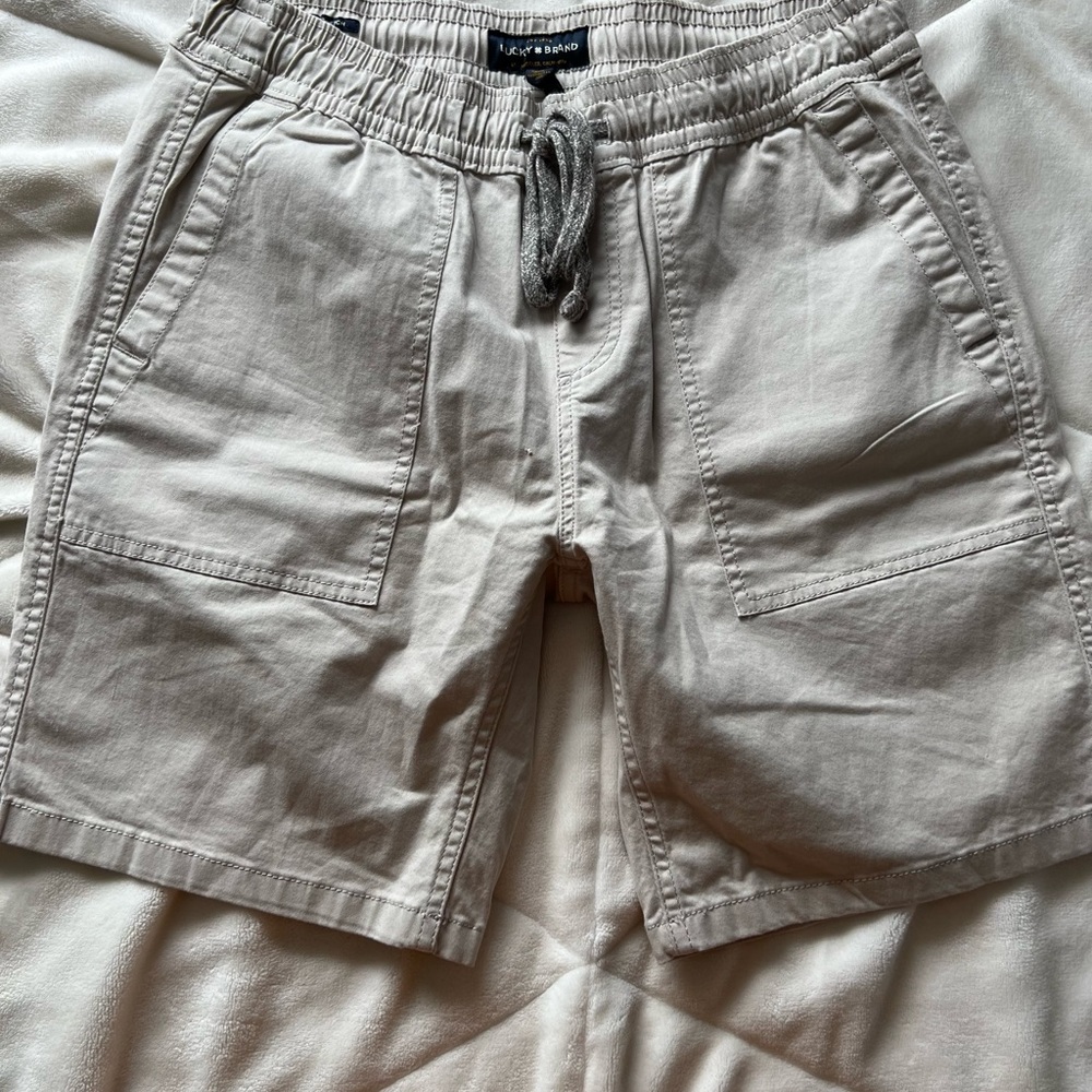 Mens Lucky brand khaki shorts